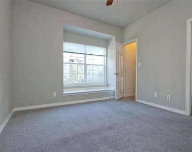 2410 Leon St - Photo Thumbnail 6