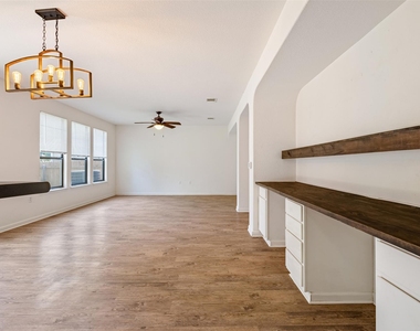 9109 Ipswich Bay Dr - Photo Thumbnail 9
