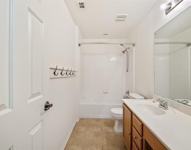 9109 Ipswich Bay Dr - Photo Thumbnail 16