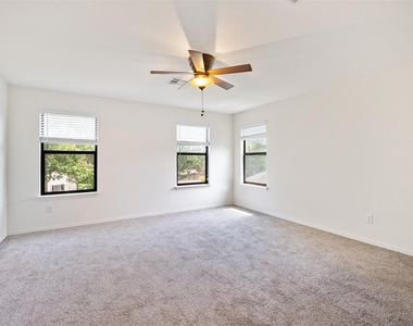 9109 Ipswich Bay Dr - Photo Thumbnail 10