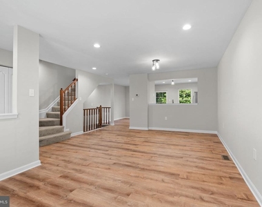 16 Knights Court - Photo Thumbnail 4