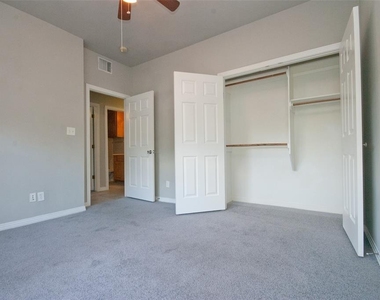 2410 Leon St - Photo Thumbnail 6