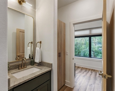 605 E 55th St - Photo Thumbnail 8