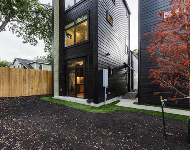 605 E 55th St - Photo Thumbnail 16