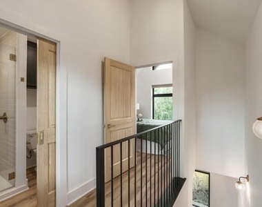605 E 55th St - Photo Thumbnail 9