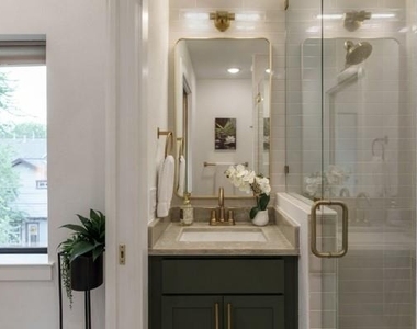 605 E 55th St - Photo Thumbnail 13