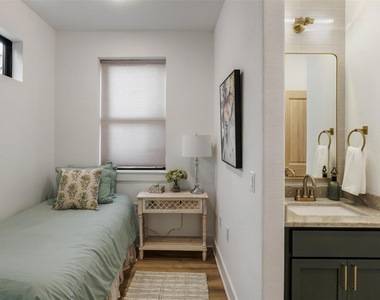 605 E 55th St - Photo Thumbnail 7