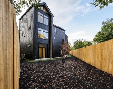 605 E 55th St - Photo Thumbnail 15