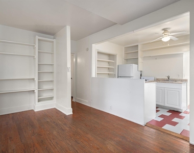 3404 1/2 Grooms St - Photo Thumbnail 3