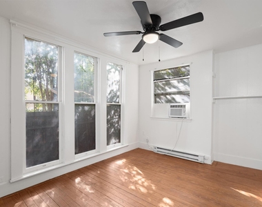 3404 1/2 Grooms St - Photo Thumbnail 10