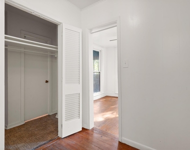 3404 1/2 Grooms St - Photo Thumbnail 13