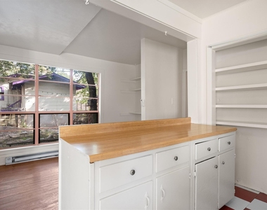 3404 1/2 Grooms St - Photo Thumbnail 9