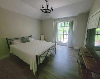 128 Long Wood Ave - Photo Thumbnail 13