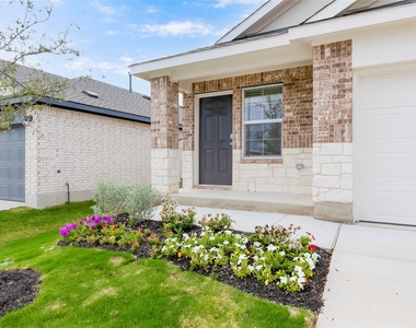 2004 Arbuckle Dr - Photo Thumbnail 3
