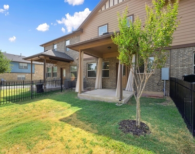 1001 Zodiac Ln - Photo Thumbnail 28
