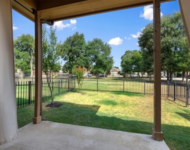 1001 Zodiac Ln - Photo Thumbnail 25