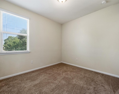1001 Zodiac Ln - Photo Thumbnail 22