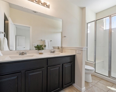 1001 Zodiac Ln - Photo Thumbnail 19