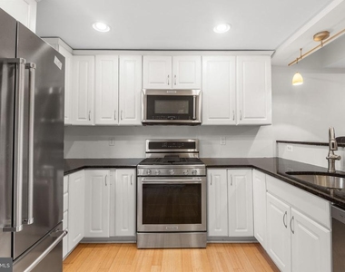 118 W Randall Street - Photo Thumbnail 10