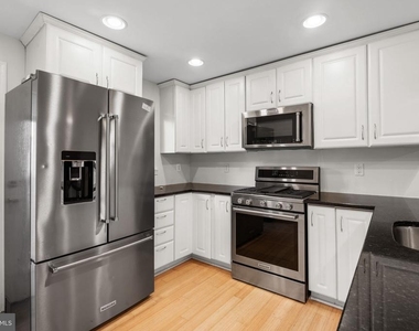 118 W Randall Street - Photo Thumbnail 9
