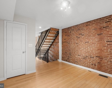 118 W Randall Street - Photo Thumbnail 7