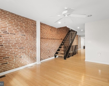 118 W Randall Street - Photo Thumbnail 2