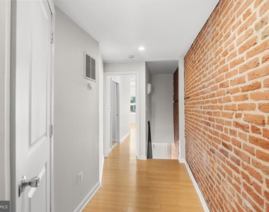 118 W Randall Street - Photo Thumbnail 14