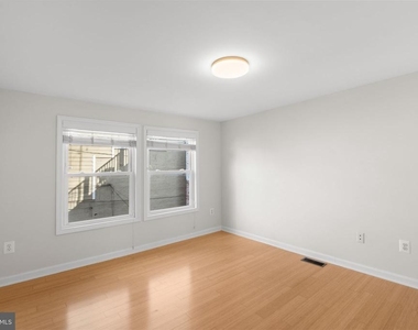 118 W Randall Street - Photo Thumbnail 22