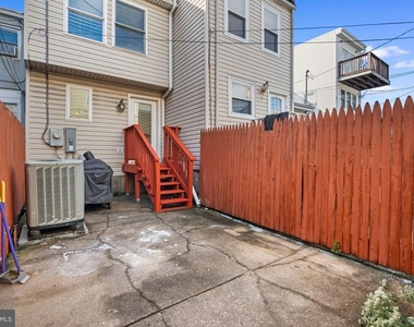 118 W Randall Street - Photo Thumbnail 33