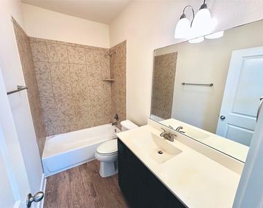 2216 Creekside Ln - Photo Thumbnail 19