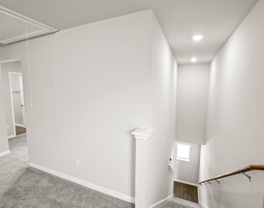 121 Greenway Ln - Photo Thumbnail 14