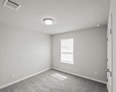 121 Greenway Ln - Photo Thumbnail 7