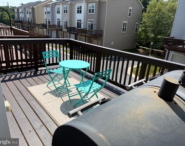 310 White Oak Way - Photo Thumbnail 17