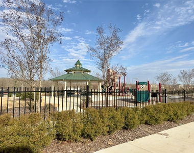512 Gabbro Gdns - Photo Thumbnail 30