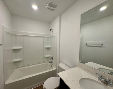 512 Gabbro Gdns - Photo Thumbnail 23