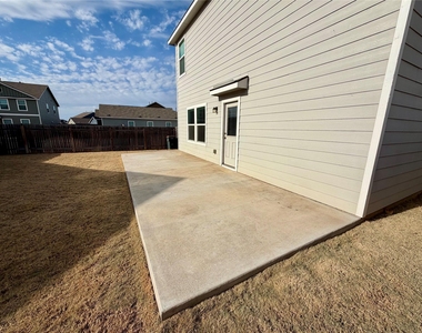 512 Gabbro Gdns - Photo Thumbnail 27