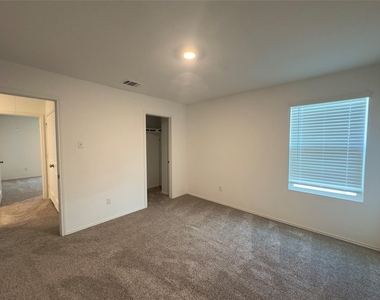 512 Gabbro Gdns - Photo Thumbnail 16