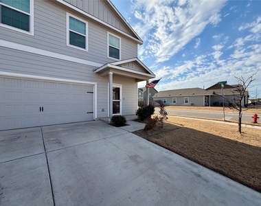 512 Gabbro Gdns - Photo Thumbnail 1