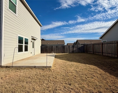 512 Gabbro Gdns - Photo Thumbnail 28