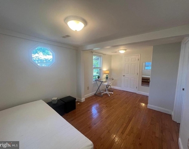 626 Clark Ave - Photo Thumbnail 9