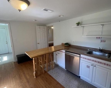 626 Clark Ave - Photo Thumbnail 4