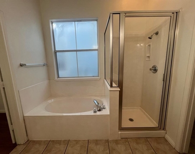 5402 Martin Ave - Photo Thumbnail 2