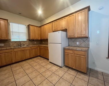 5402 Martin Ave - Photo Thumbnail 1