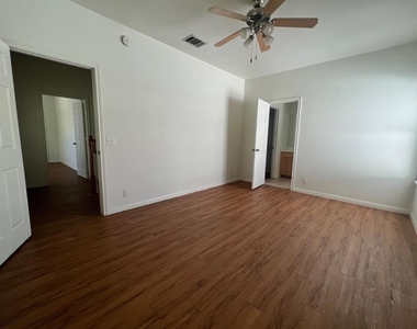 5402 Martin Ave - Photo Thumbnail 7