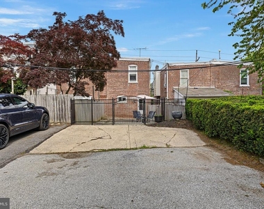 1310 N Dupont Street - Photo Thumbnail 16