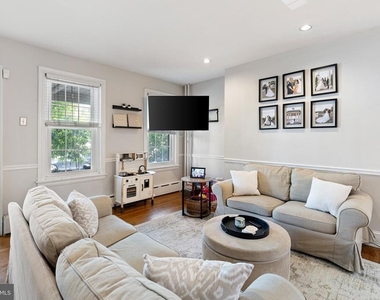 1310 N Dupont Street - Photo Thumbnail 3