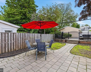 1310 N Dupont Street - Photo Thumbnail 17