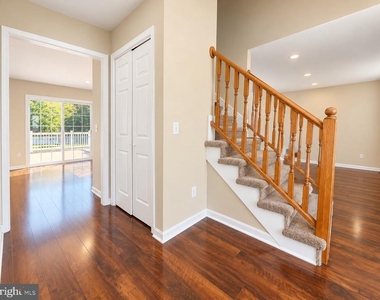 366 Cantwell Drive - Photo Thumbnail 4