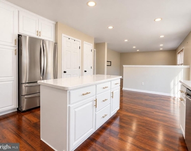 366 Cantwell Drive - Photo Thumbnail 14
