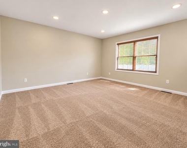 366 Cantwell Drive - Photo Thumbnail 18